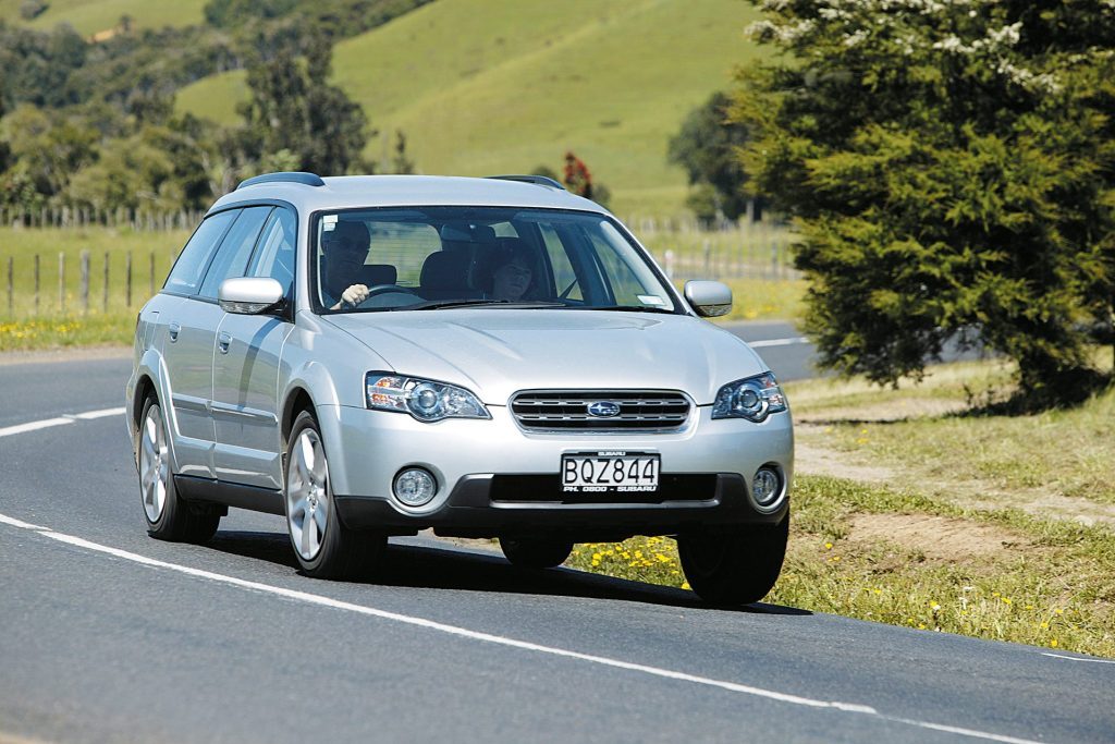 Toyota Highlander vs Subaru Outback 010