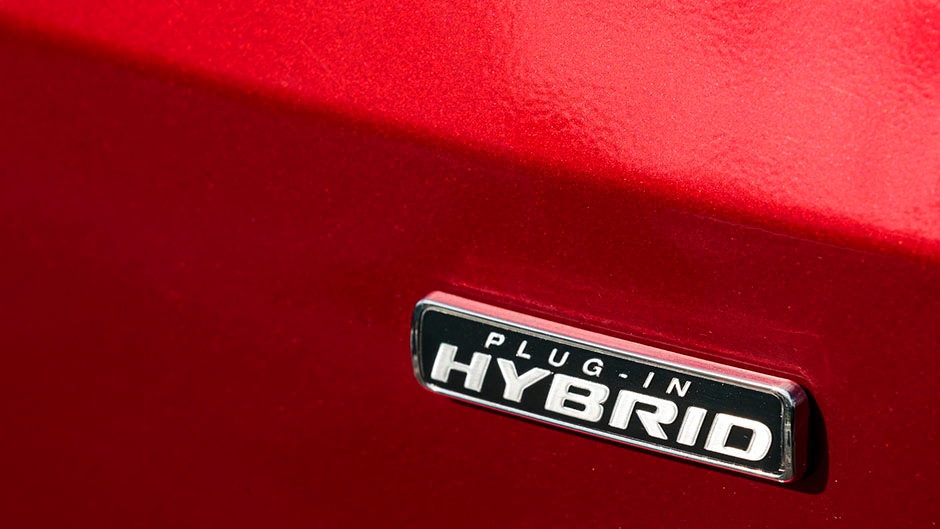 Ford-Escape-PHEV-hybrid-badge_www