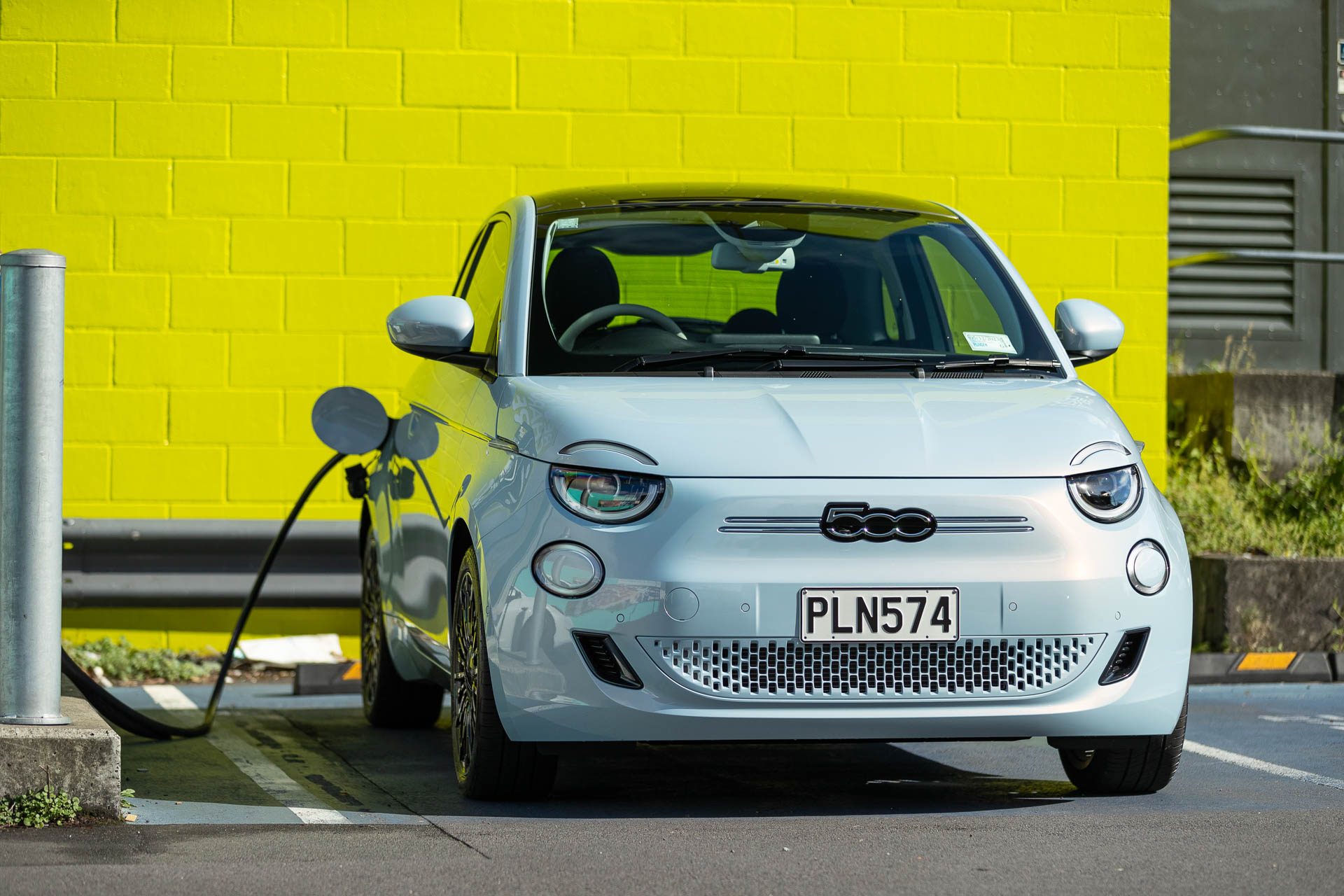 Fiat 500e Icon Fuelling Up