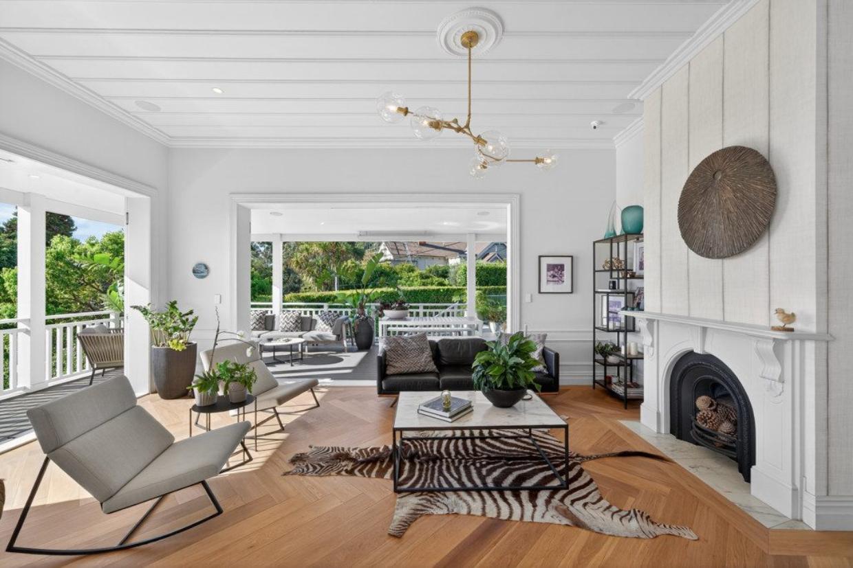 Stunning interior with modern designs and a chic vibe. 