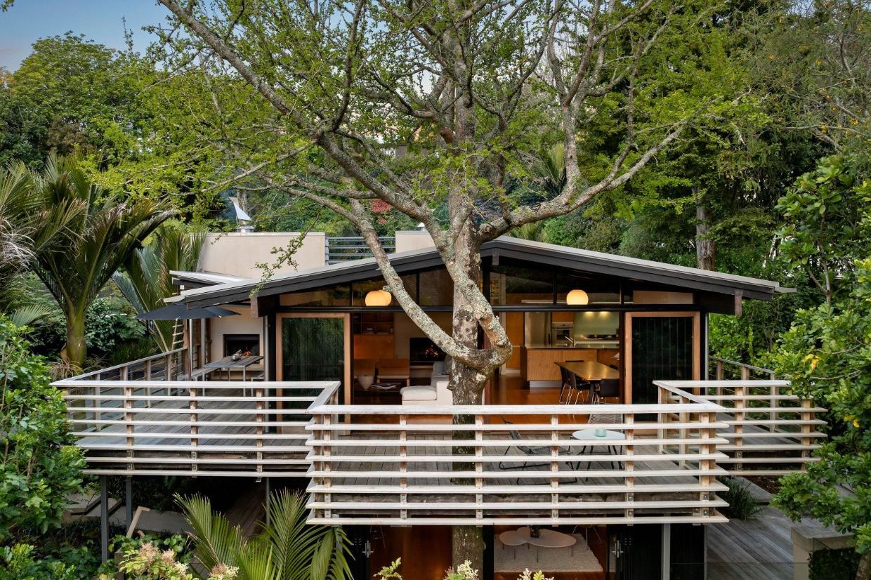 Desna and Dennis Jury commissioned architect Dave Strachan for the redesign, which won an NZIA Auckland Housing Award. Photo: NZ Sotheby’s