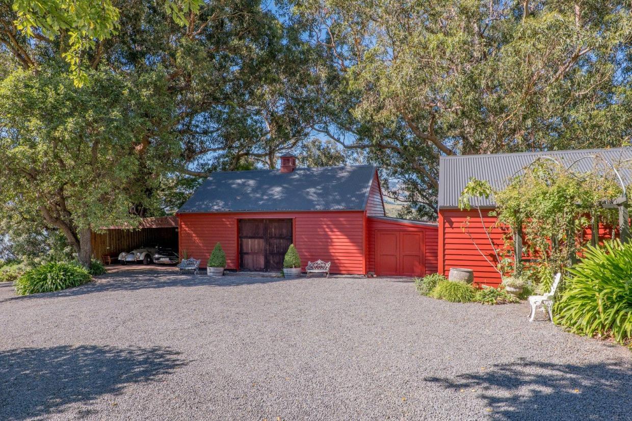 Large garage space on the property. 