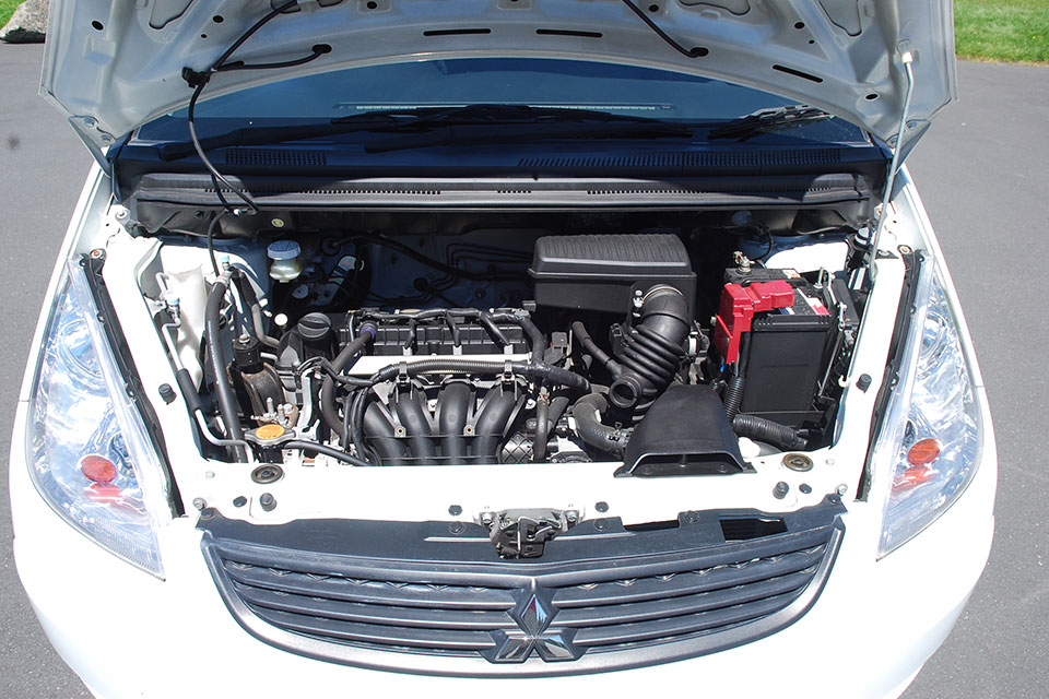 Mitsubishi Colt 2010 Engine