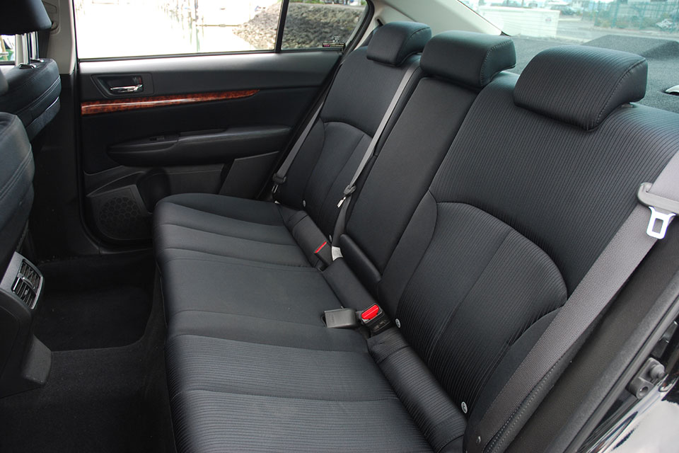 Subaru Legacy 2009 Rear Seats