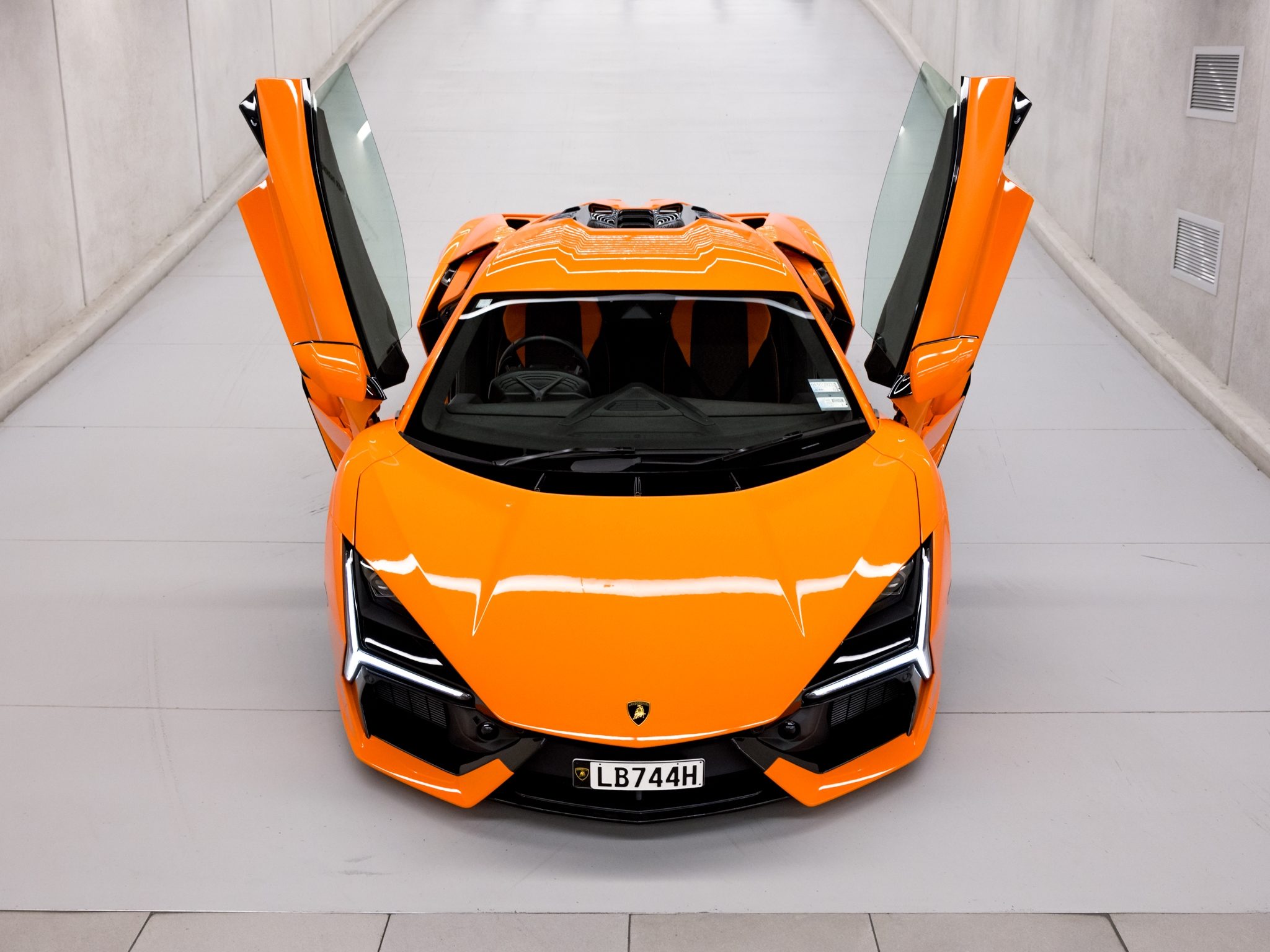 2024 Lamborghini Revuelto