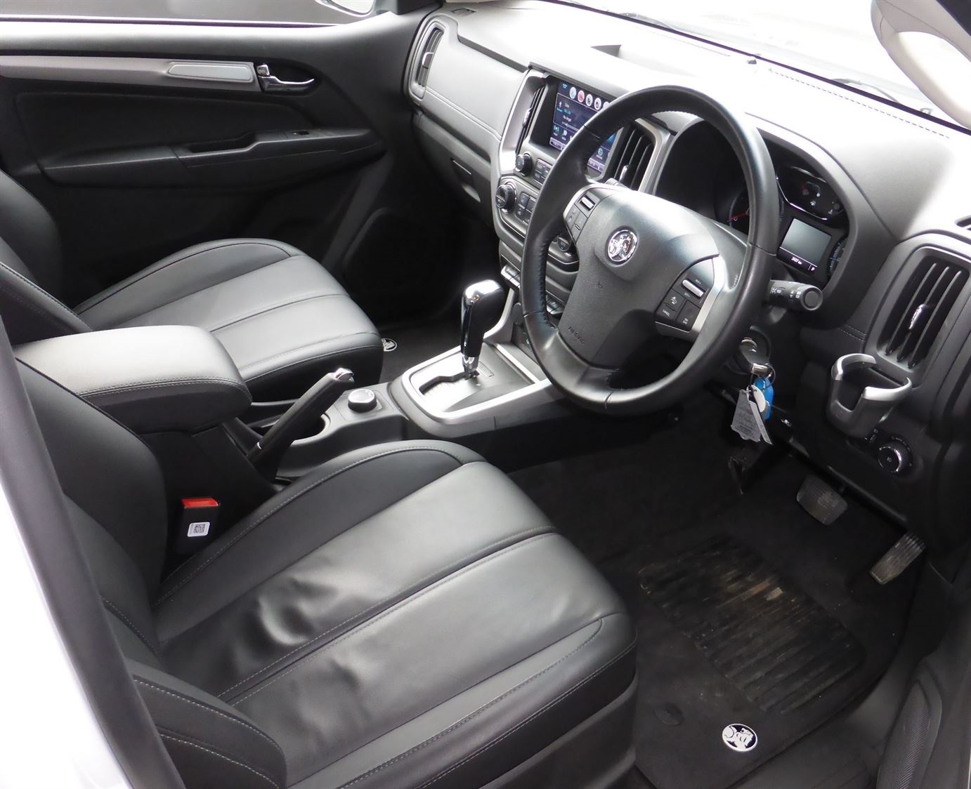 Holden Colorado 2016 Front Interior