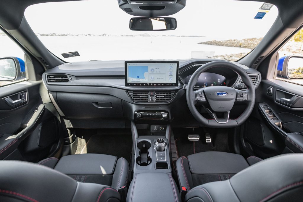 Ford-Escape-wide-interior-view