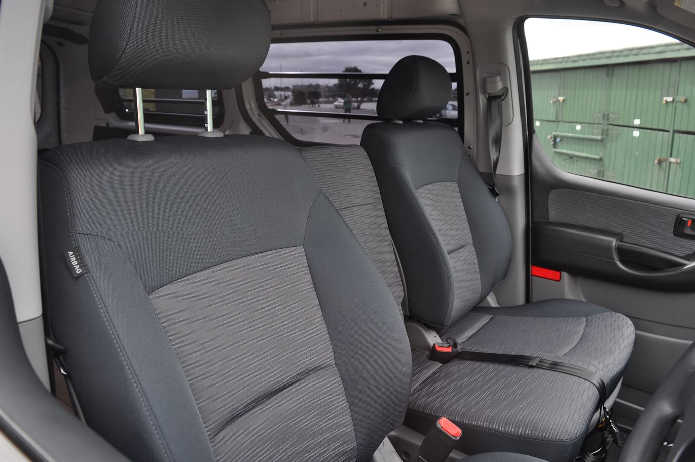 Hyundai iLoad 2016 Front Seats