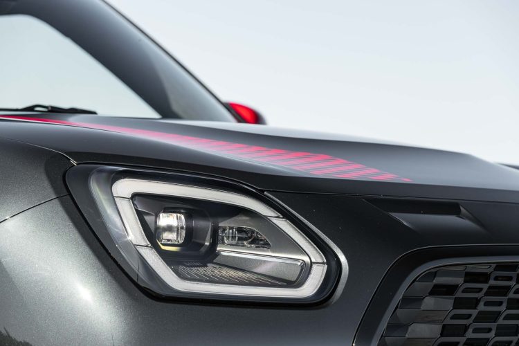 Mini-Countryman-JCW-All4-Flavoured-headlight-detail