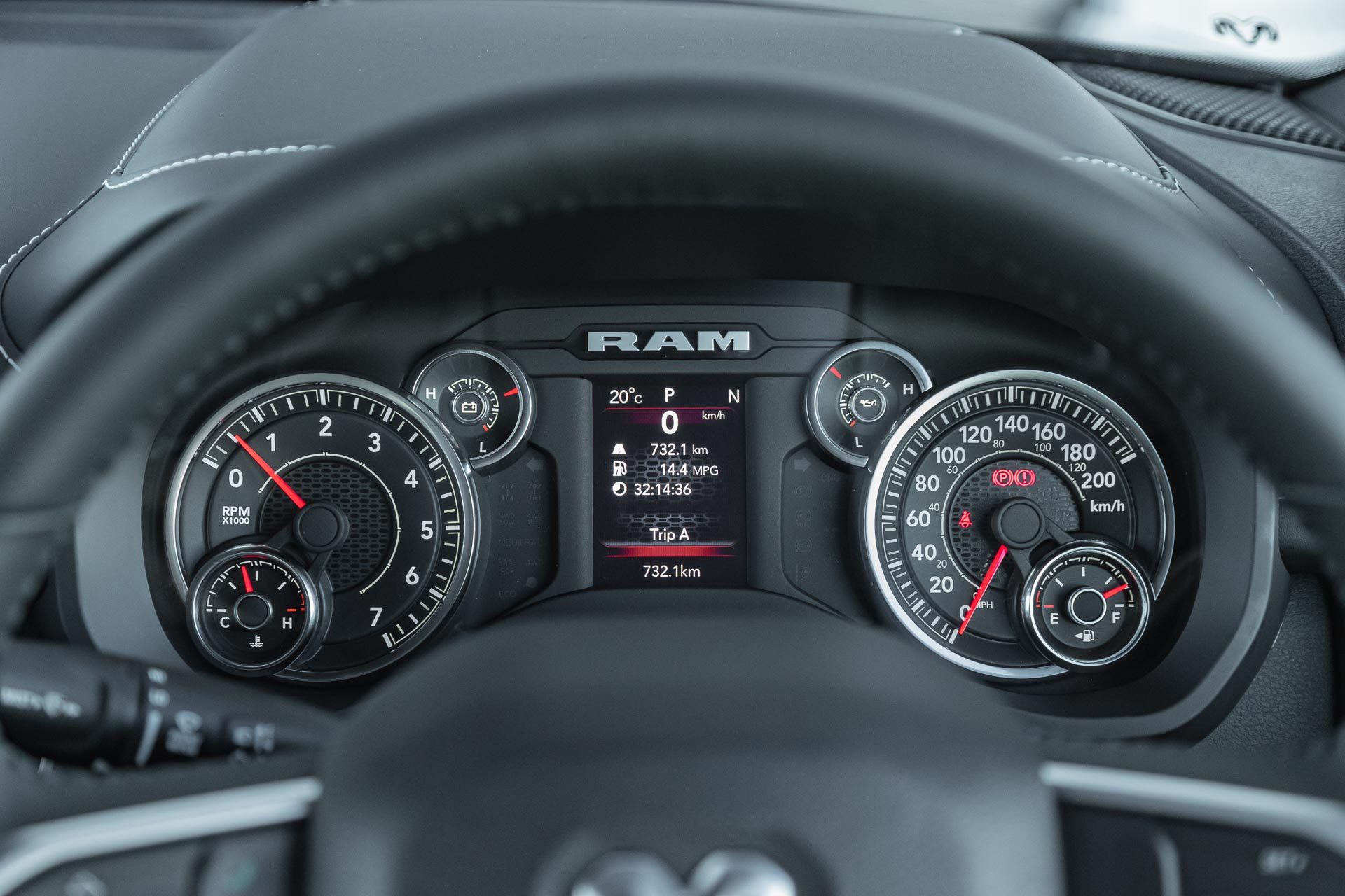 Dodge-Ram-1500-Bighorn-instrument-cluster