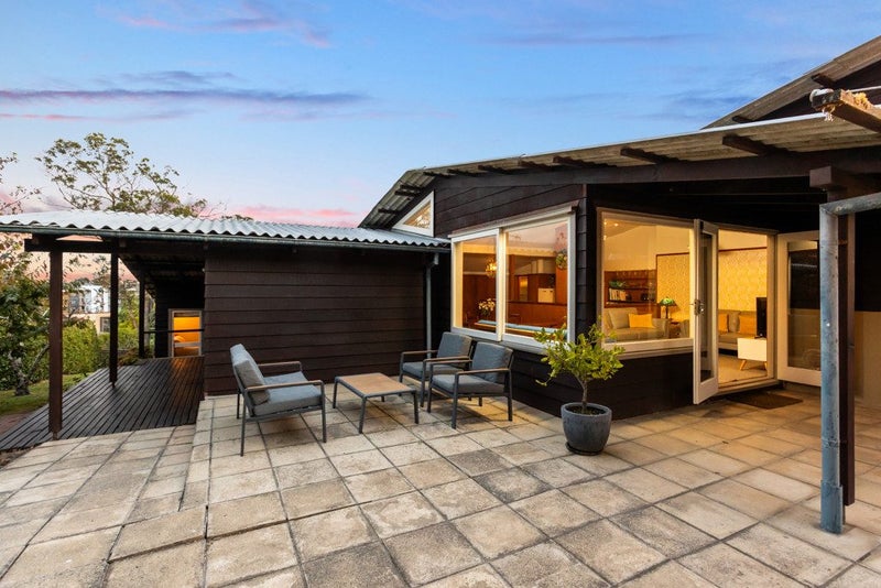 26 Martin Crescent in Northcote, Auckland