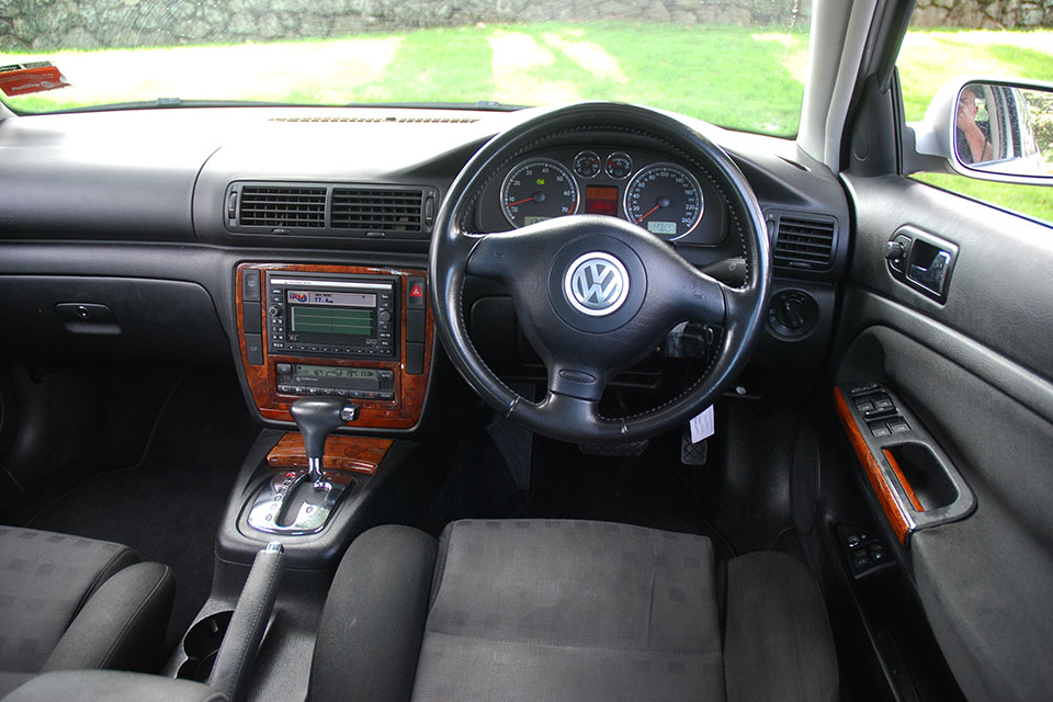 Volkswagen Passat 2003 Interior