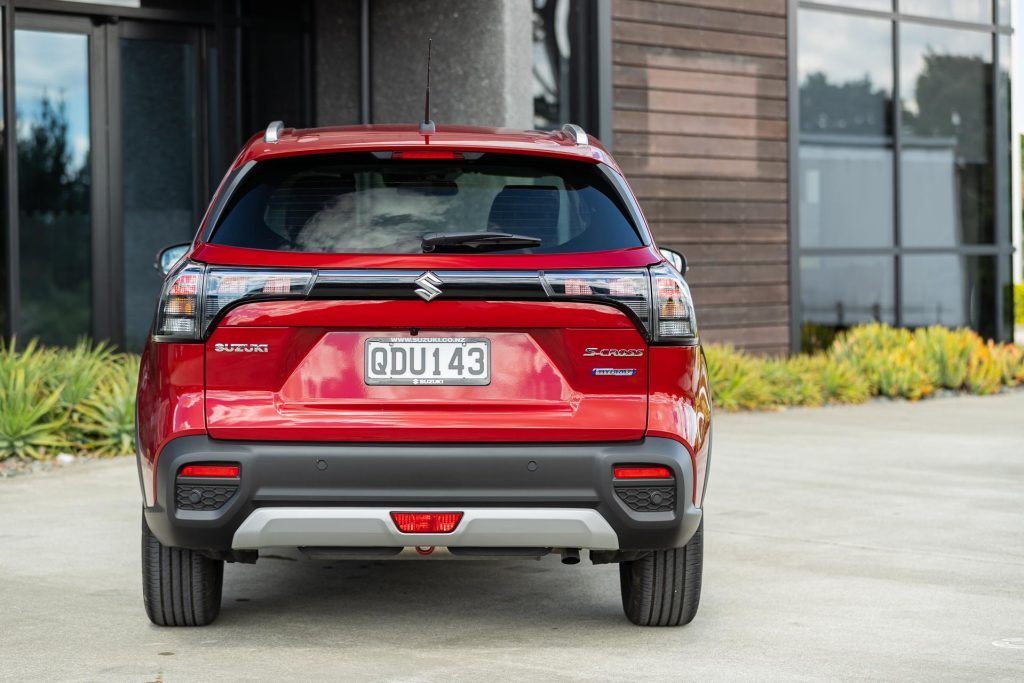 Suzuki S Cross rear profile