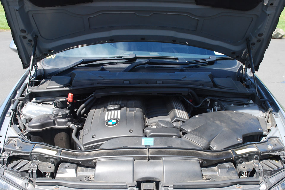 BMW 325i 2007 Engine