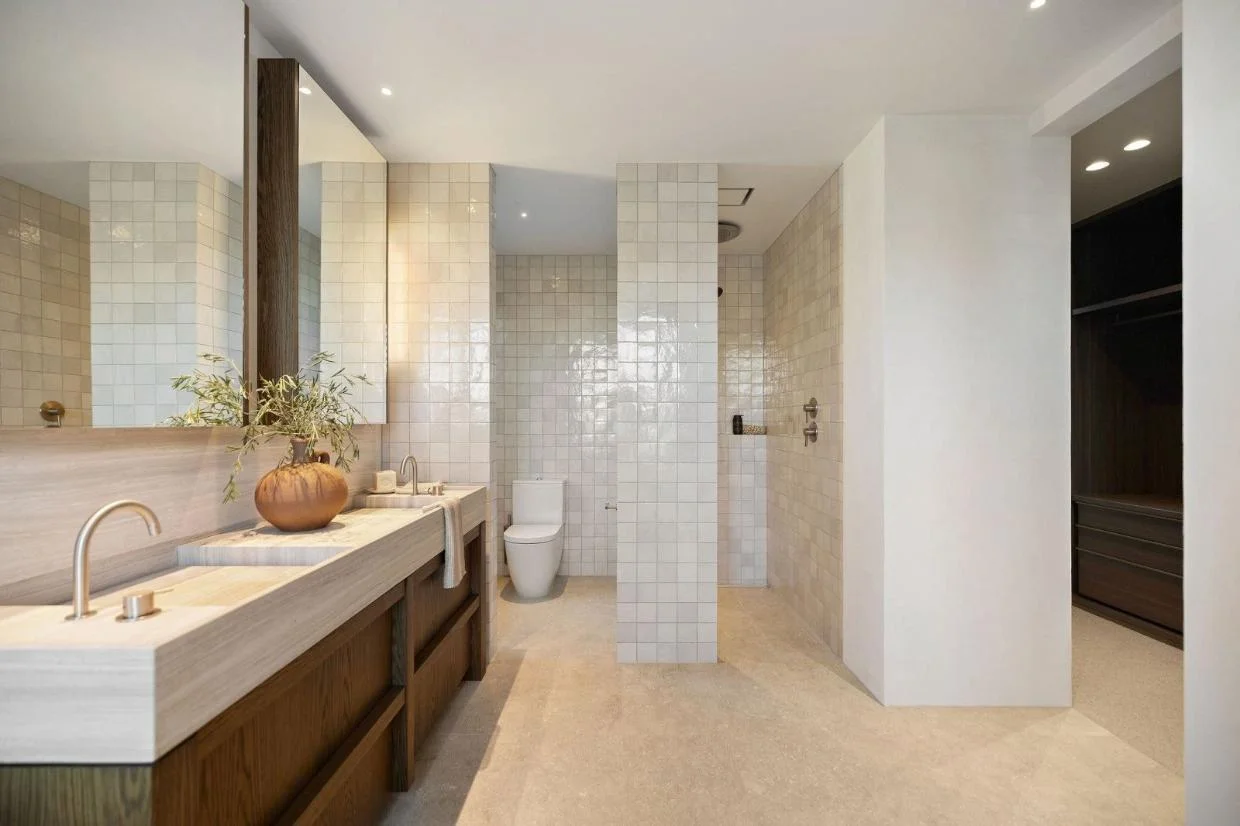 Large tile bathroom in Arrowtown property