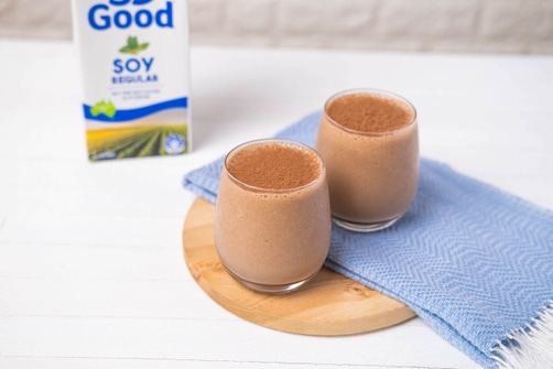 Smoothie au chocolat et la noix de coco