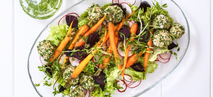 Baby carrot, beetroot & goats’ cheese salad