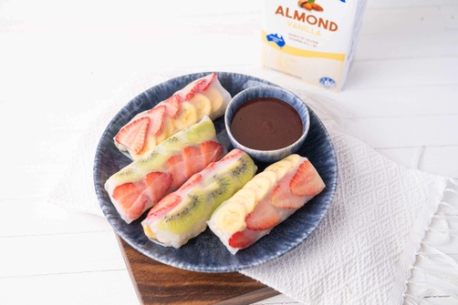 Xôi nếp cuốn hoa quả