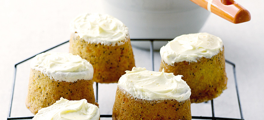 Mini orange almond and poppy seed cakes