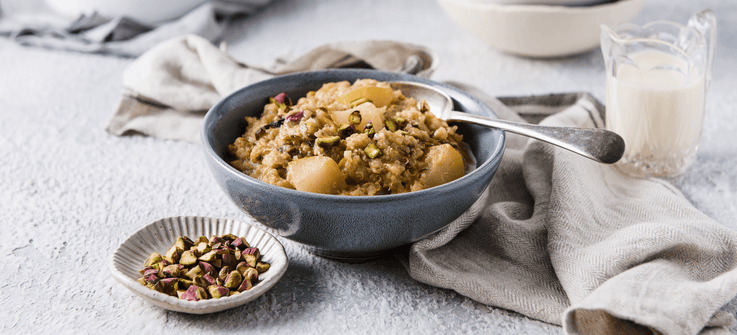 Quinoa & pear breakfast bowl
