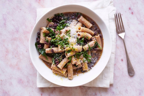 Parmesan and spinach black beans