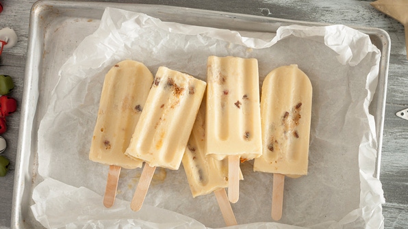 Pudding and custard popsicles
