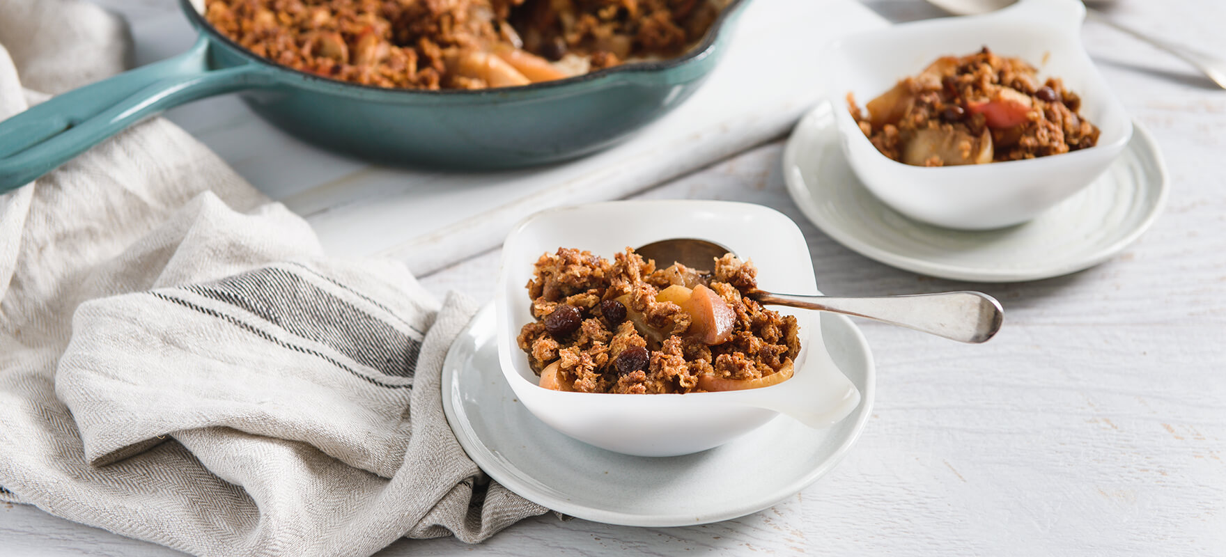 Apple & sultana crumble