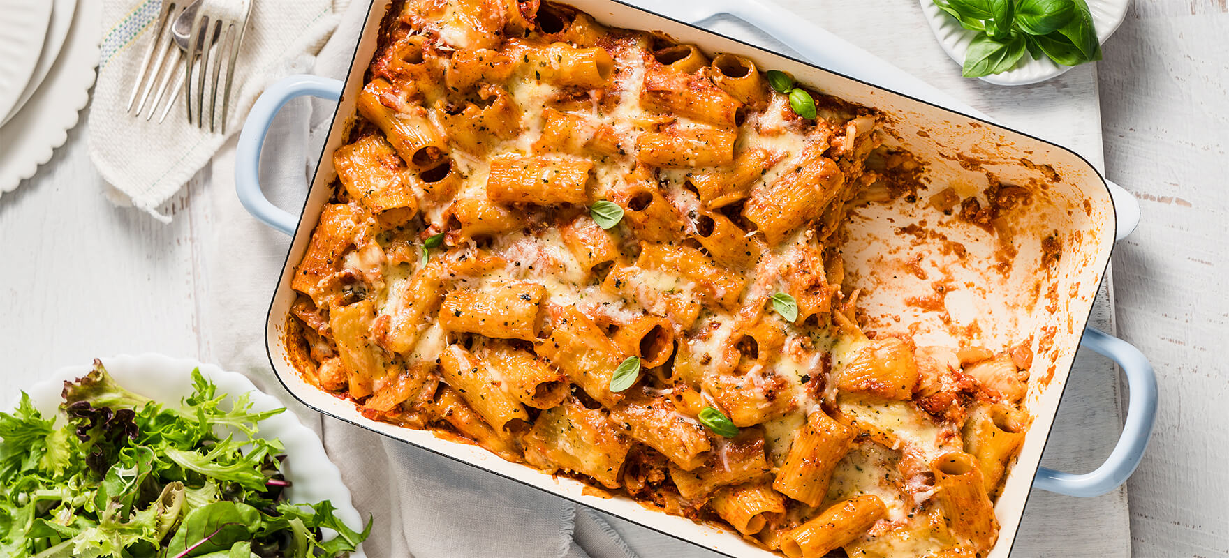 Cheesy tomato pasta bake