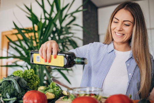 olive oil pouring.jpg