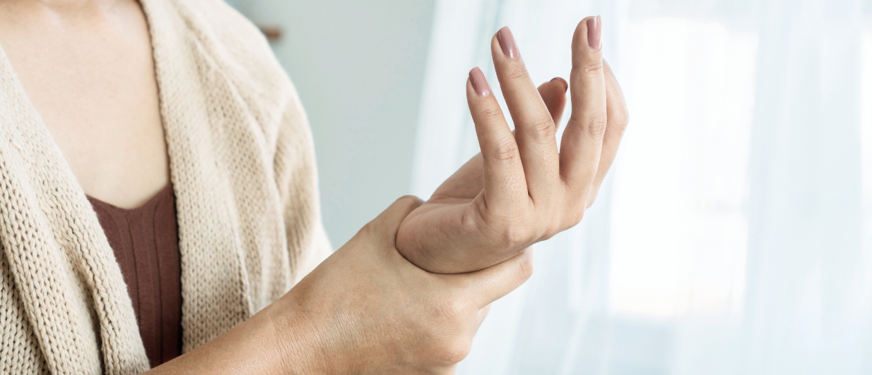 bi-menopausal-bone-loss-starts-earlier-than-we-think-1240x562.jpg