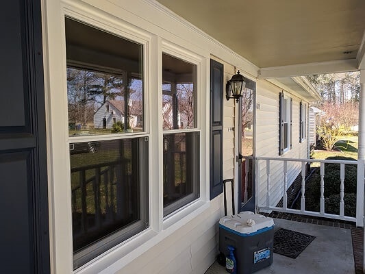 vinyl double-hung windows on ranch style Suffolk home