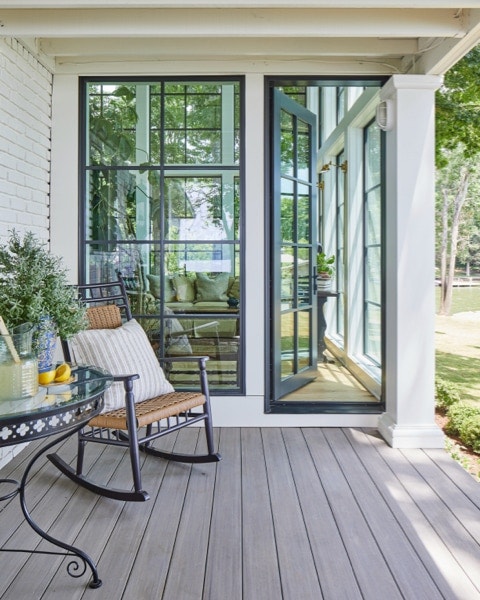 southern home porch featuring windowed 3 seasons room