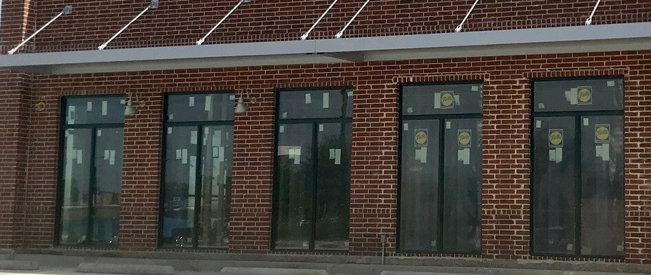 front of commercial building with casement windows in grapevine texas