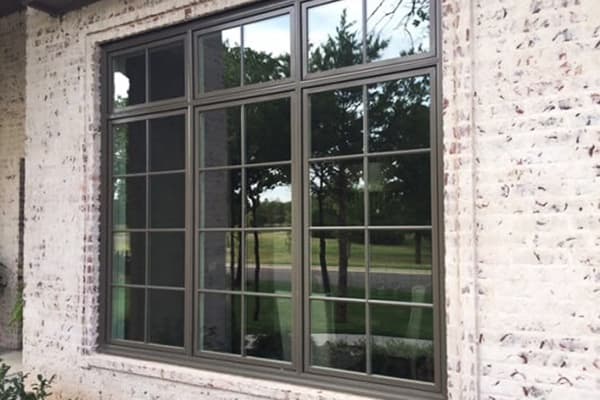 Country style decor - windows with grilles