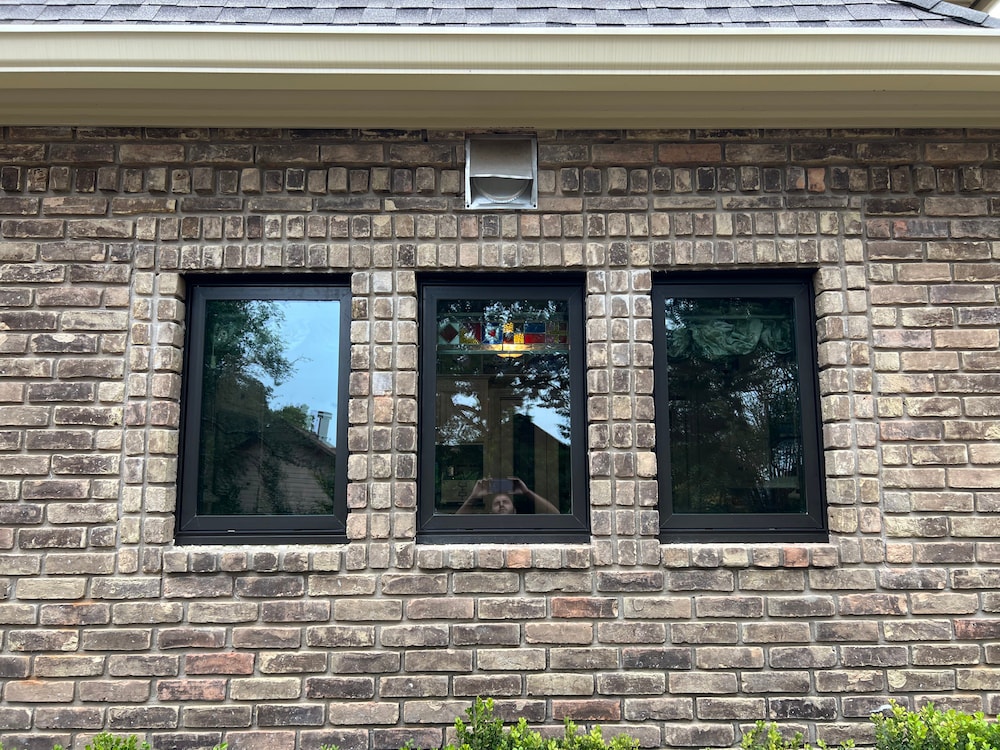 Picture windows on exterior of Austin home