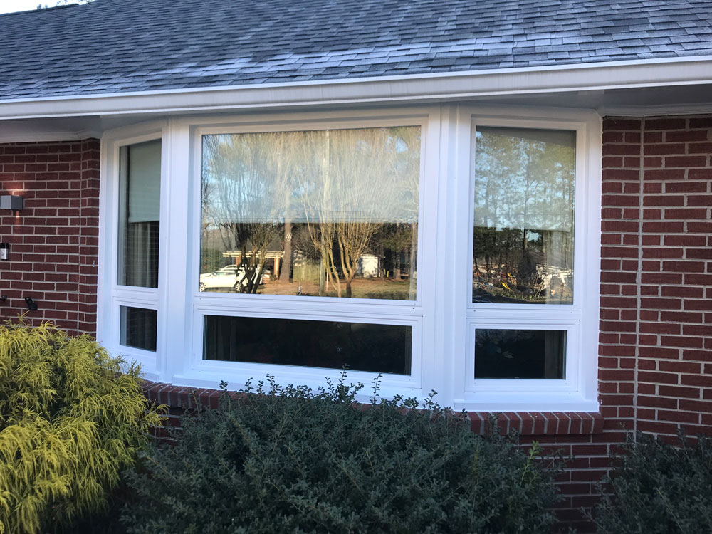New vinyl bay windows on Smithfield, VA, home