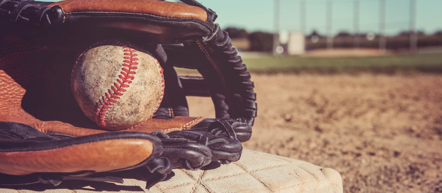 High-performance gloves for baseball players