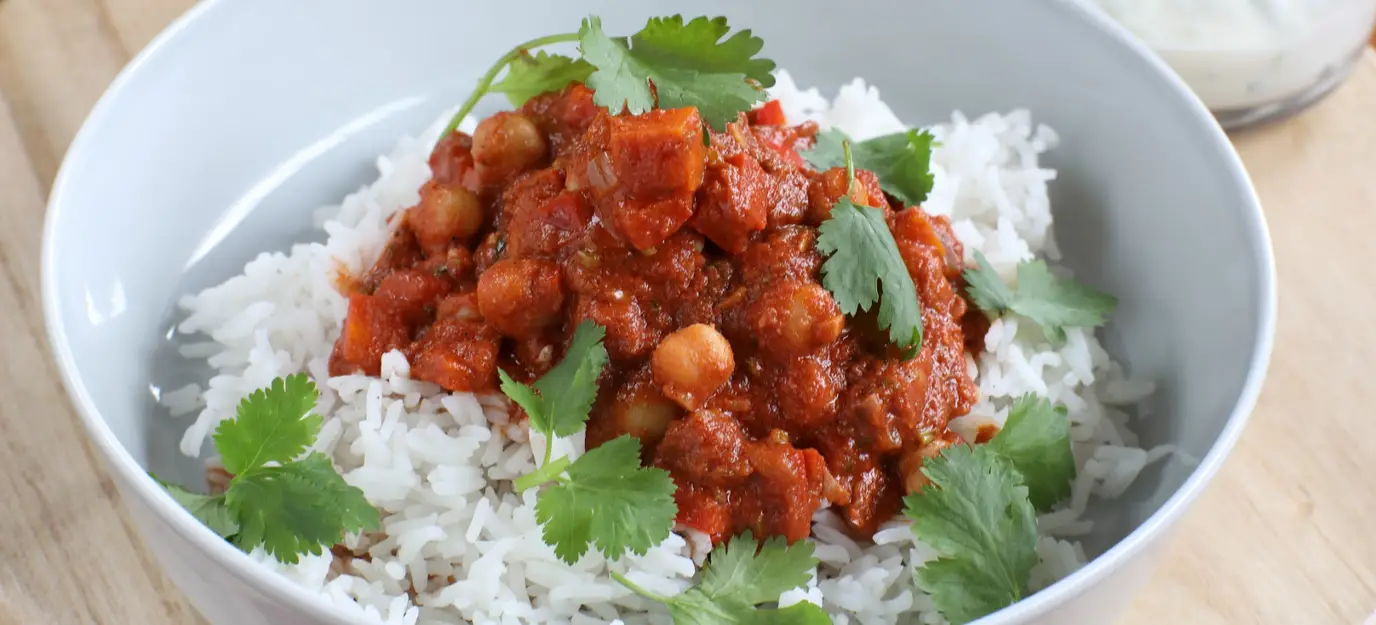 Coconut chickpeas with cucumber raita