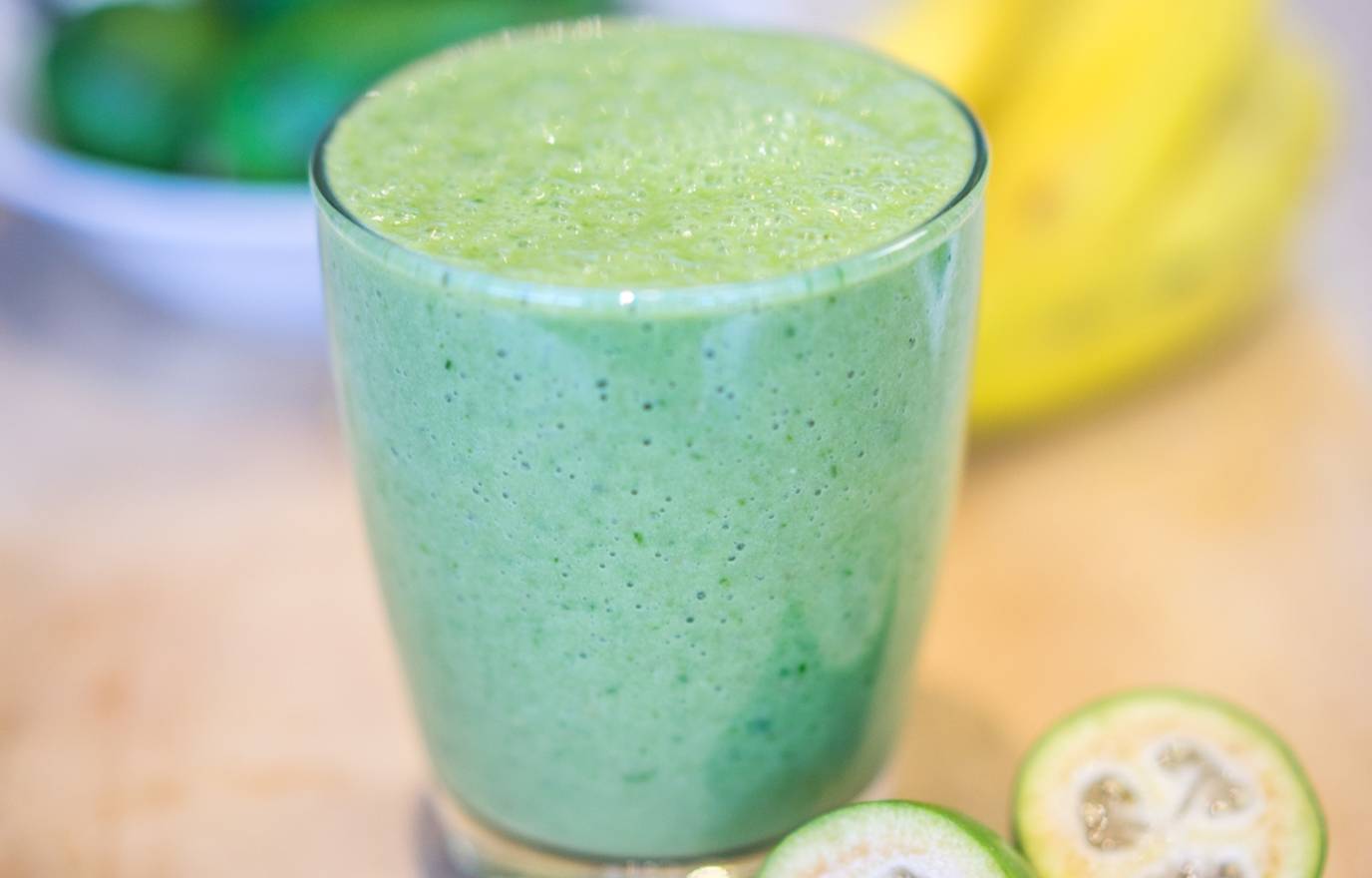 Feijoa and spinach green smoothie