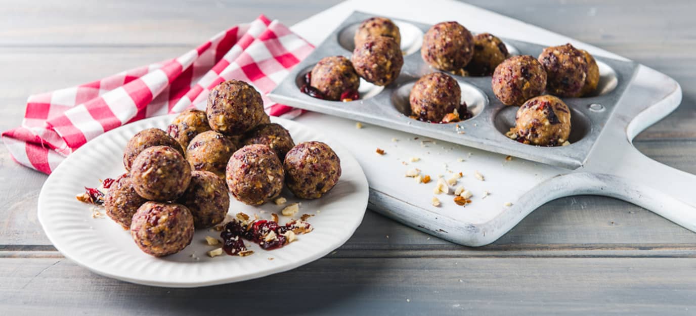 Almond & cranberry balls