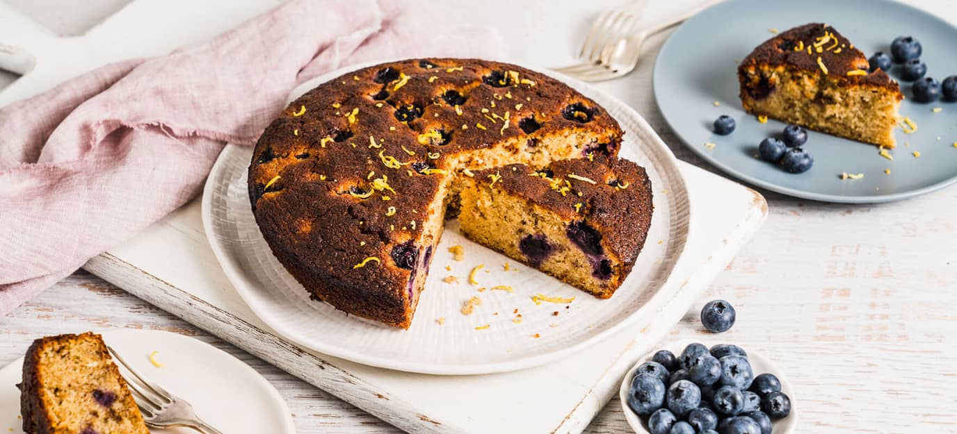 Gluten free berry yoghurt cake
