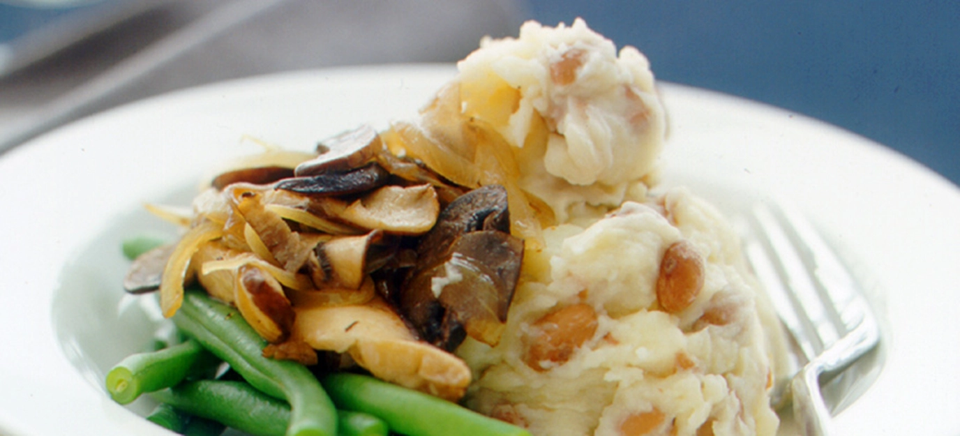 Borlotti bean mash with mushrooms
