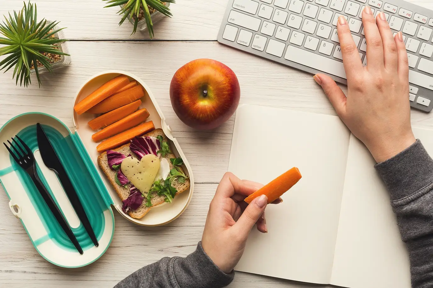 Go-to snacks dietitians carry in their bag