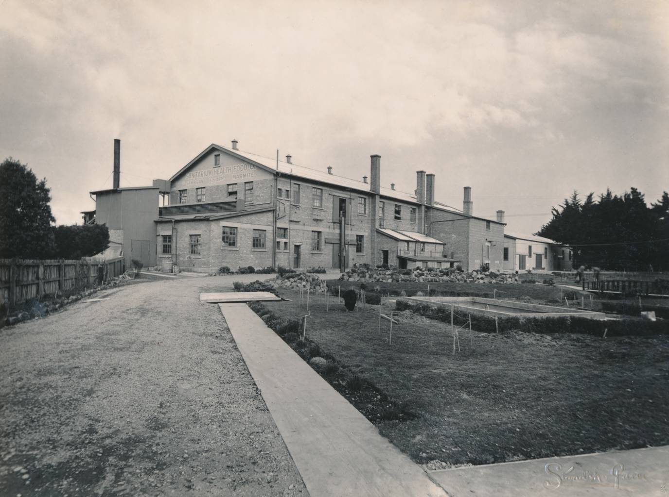 Image: 2011 Image: 2011