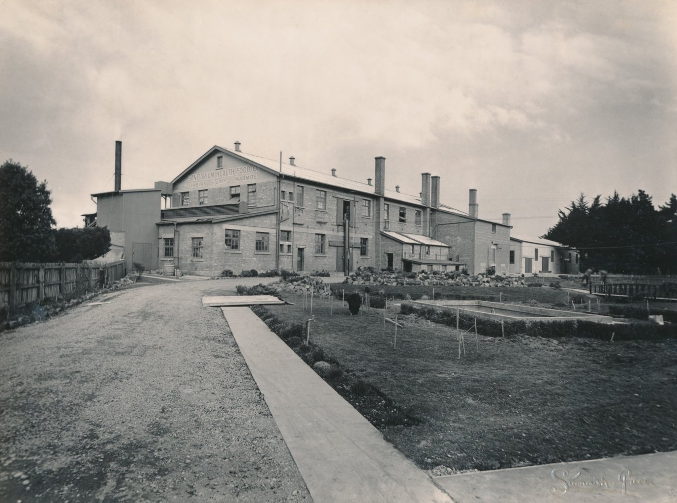 Image: 2011 Image: 2011