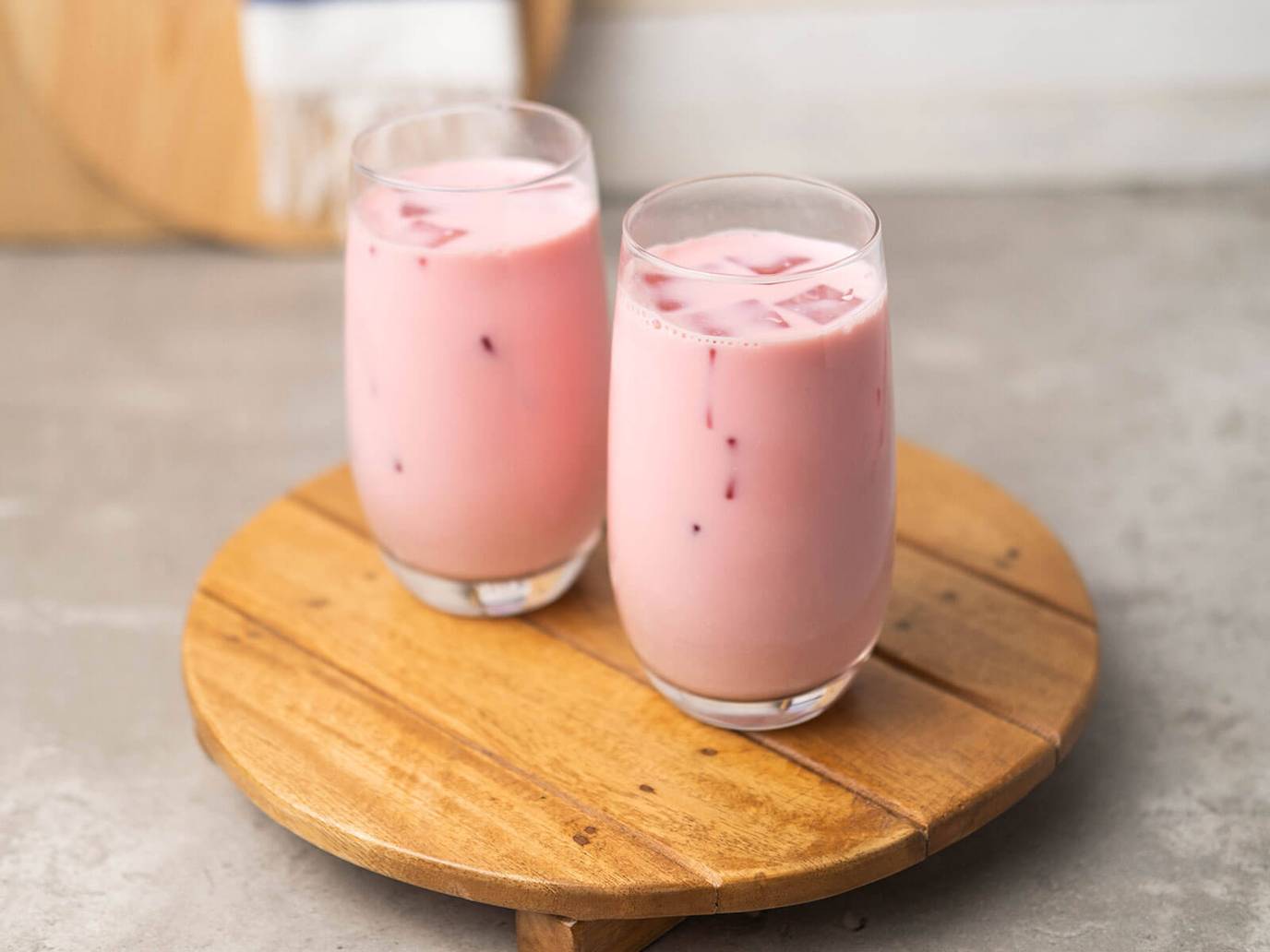 Nom Yen (Thai Pink Milk)