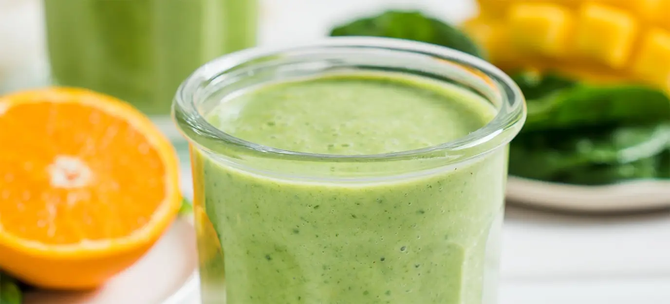 Orange & mango green smoothie