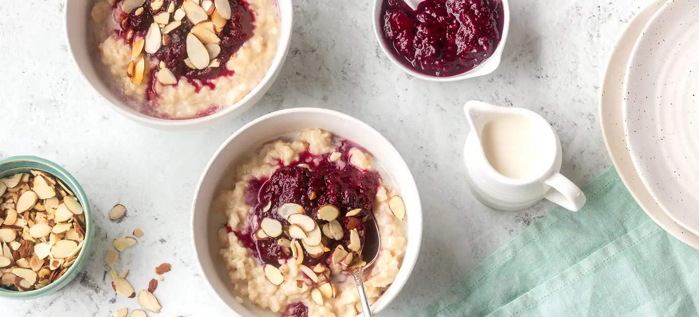 Berry rice pudding