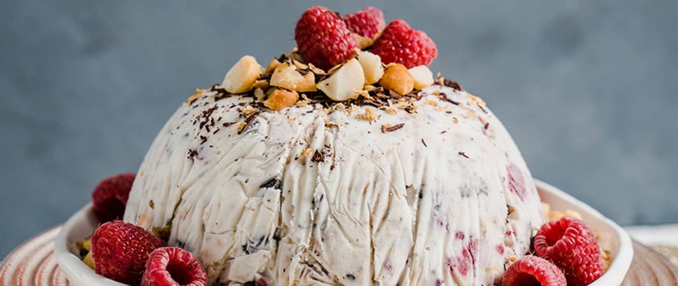Our top 7 healthy Christmas cakes, puddings and desserts