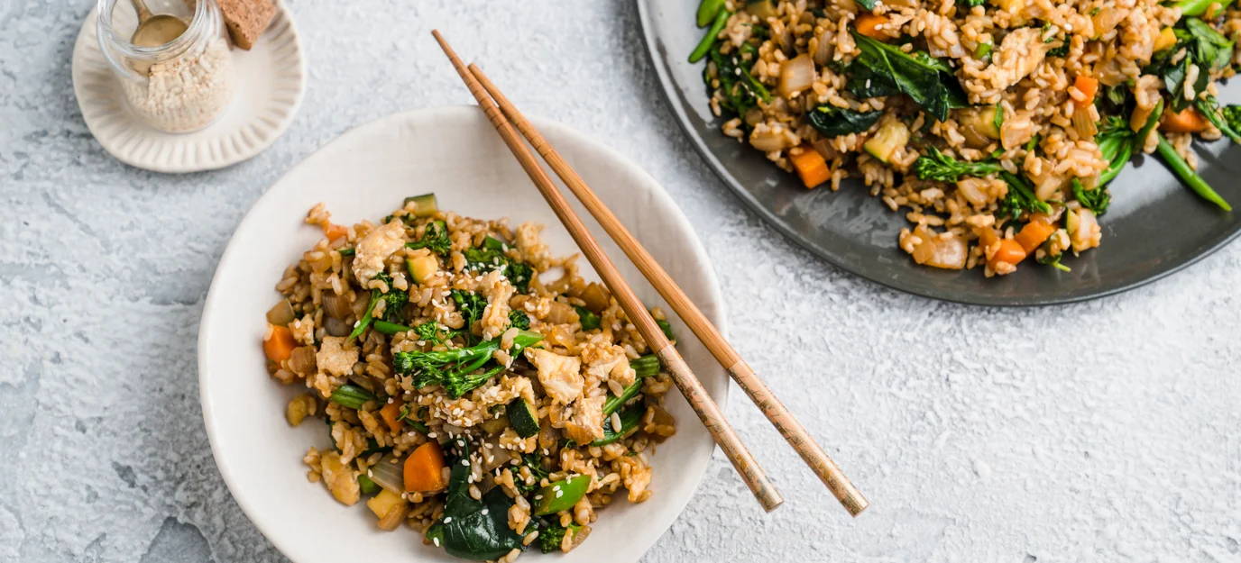 Stir-fried brown rice and vegetables